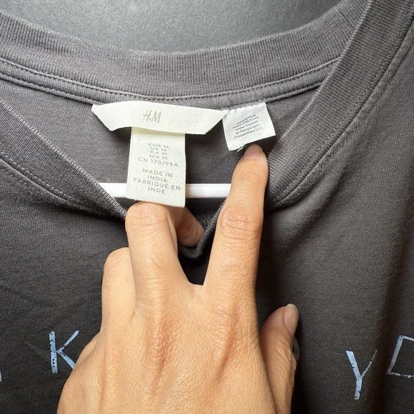 Pink Floyd 1973 Tour H&M Retro Band Tee Women's Size Medium Rock Music VG - Picture 3 of 15